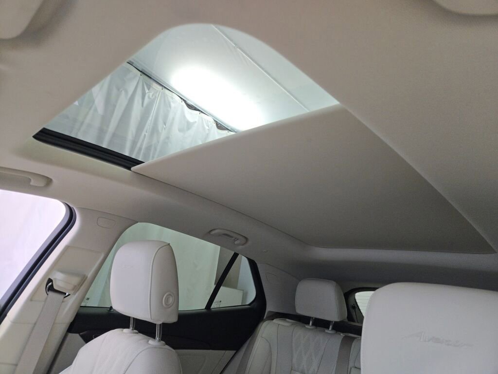 Used 2023 Buick Envision Avenir image 26