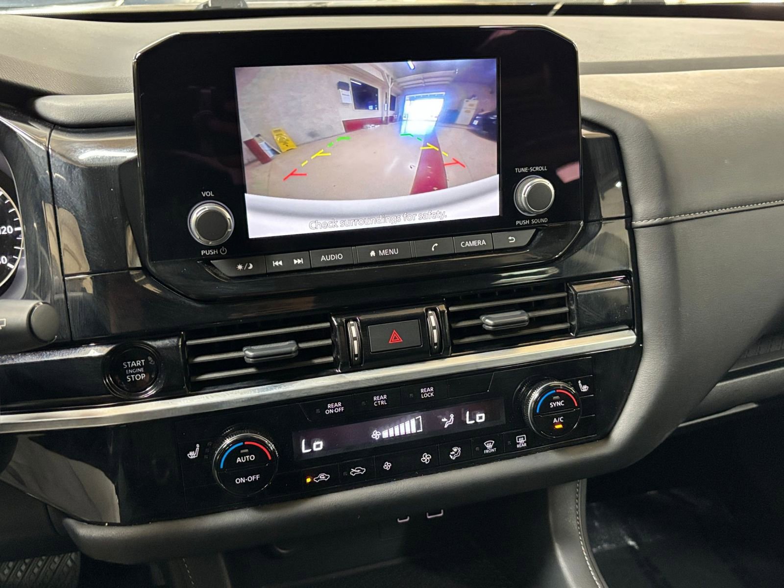 Used 2025 Nissan Pathfinder SV FWD image 17