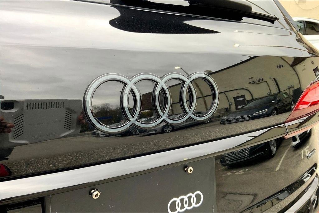 Certified 2025 Audi Q7 2.0T Premium w/ Convenience Plus Package image 33