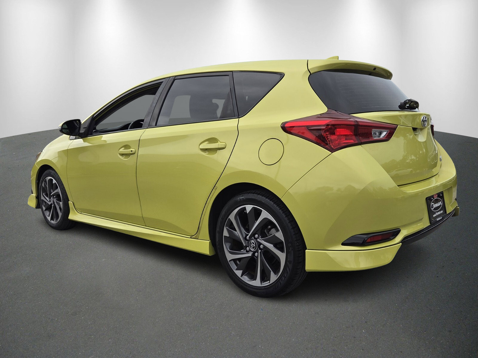 Used 2018 Toyota Corolla iM image 5