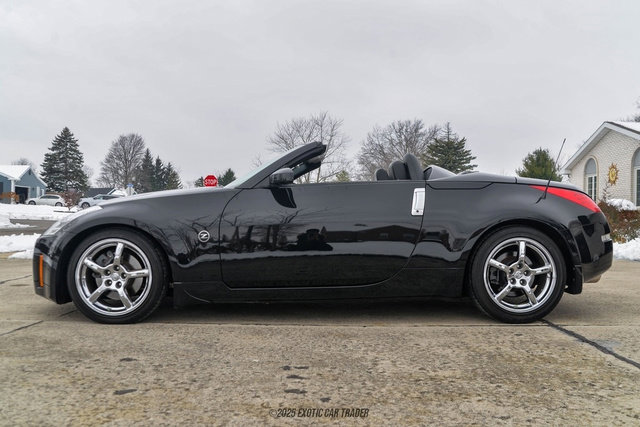 Used 2007 Nissan 350Z Touring RWD image 4
