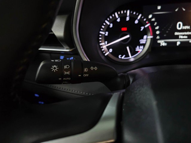 Used 2022 Toyota Highlander XLE image 22