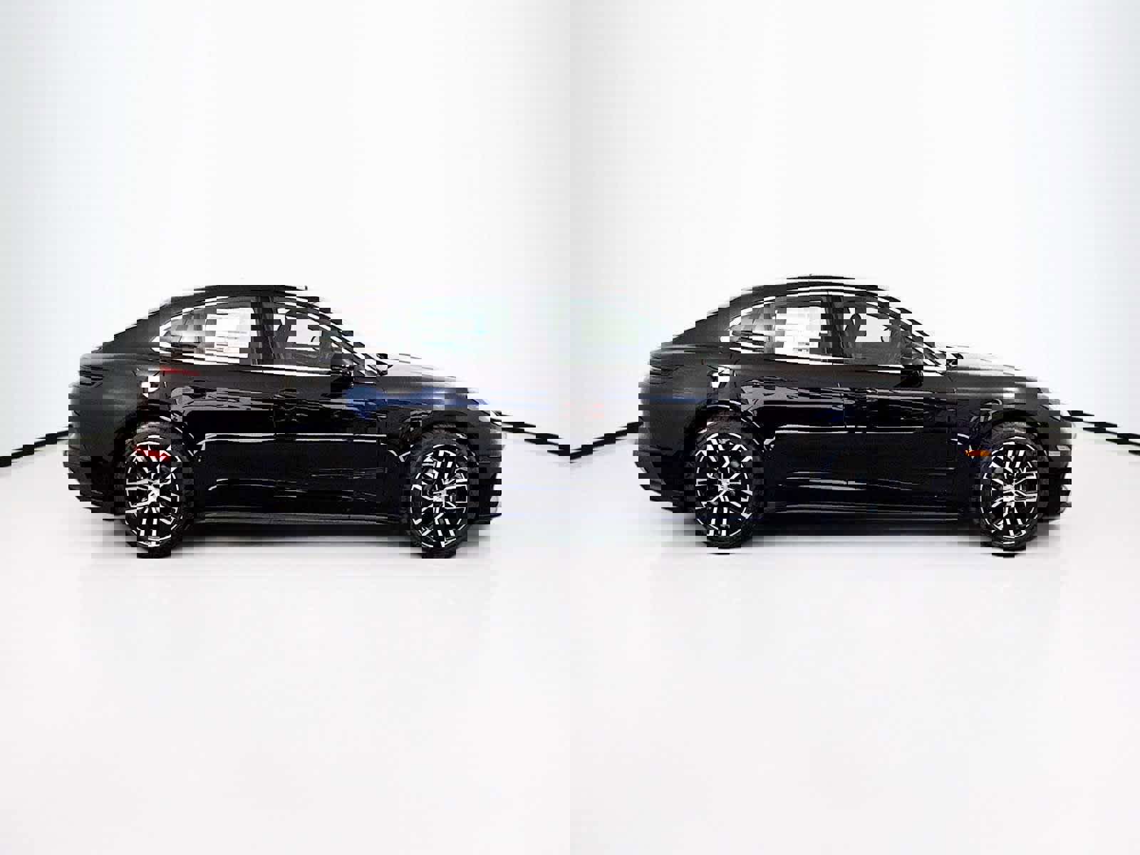 New 2025 Porsche Panamera image 8