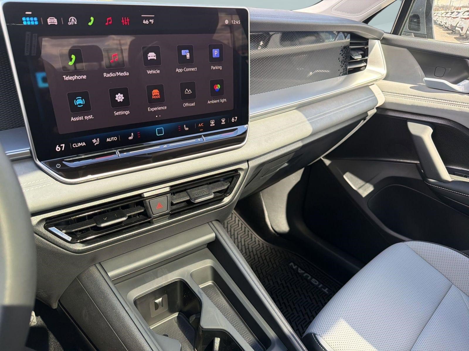 New 2026 Volkswagen Tiguan SE AWD/4WD image 24
