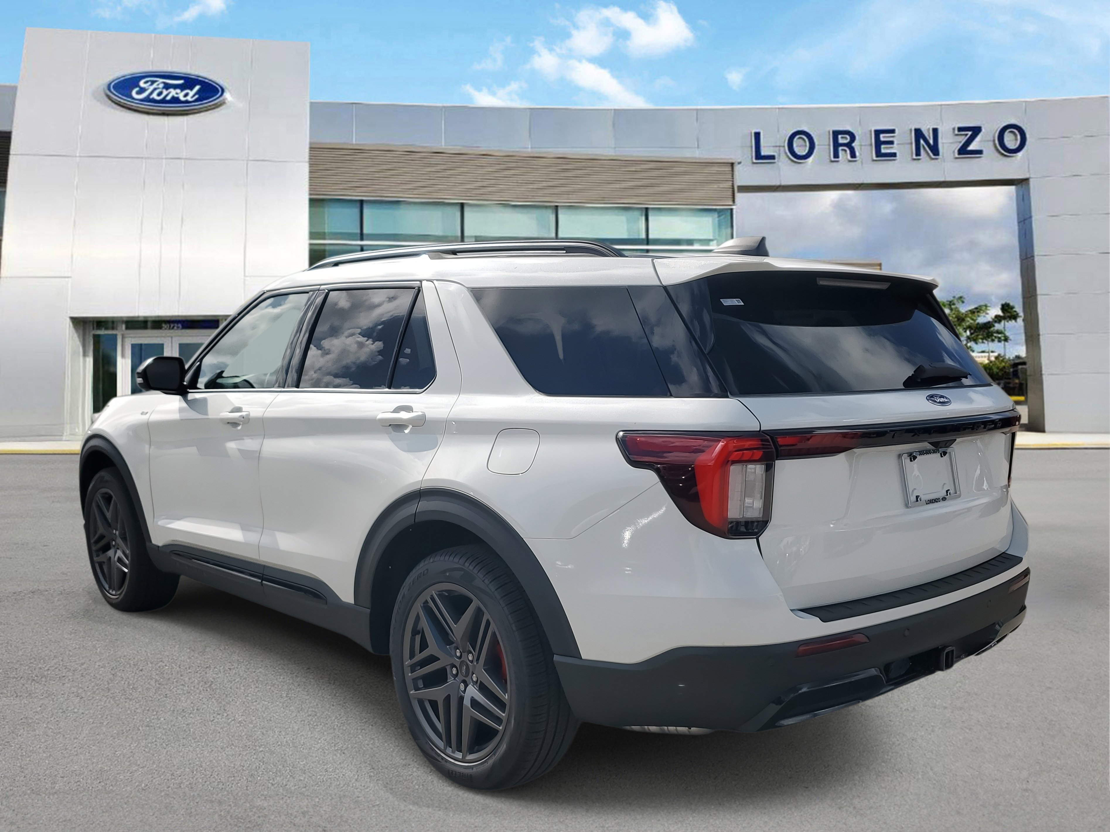 New 2026 Ford Explorer ST-Line w/ ST-Line Street Pack image 6