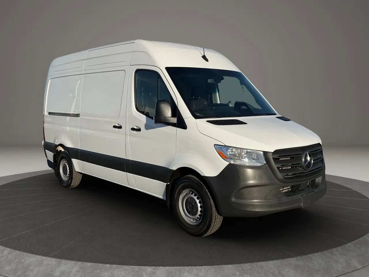 Used 2025 Mercedes-Benz Sprinter 2500 image 8