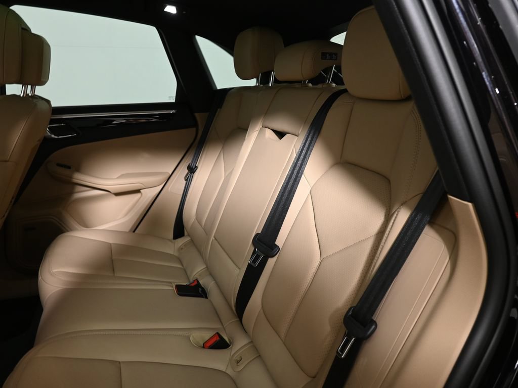 New 2026 Porsche Macan AWD/4WD image 37