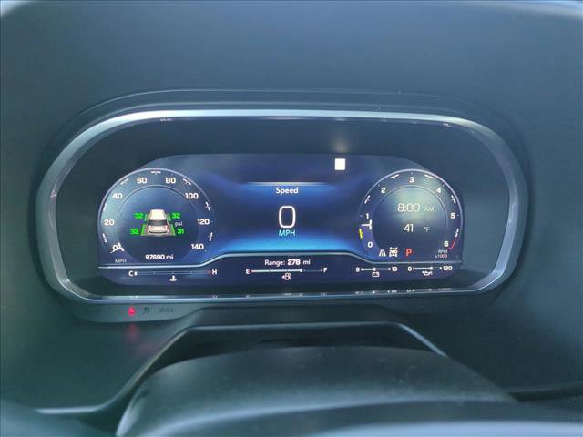 Used 2023 Chevrolet Suburban Premier image 11