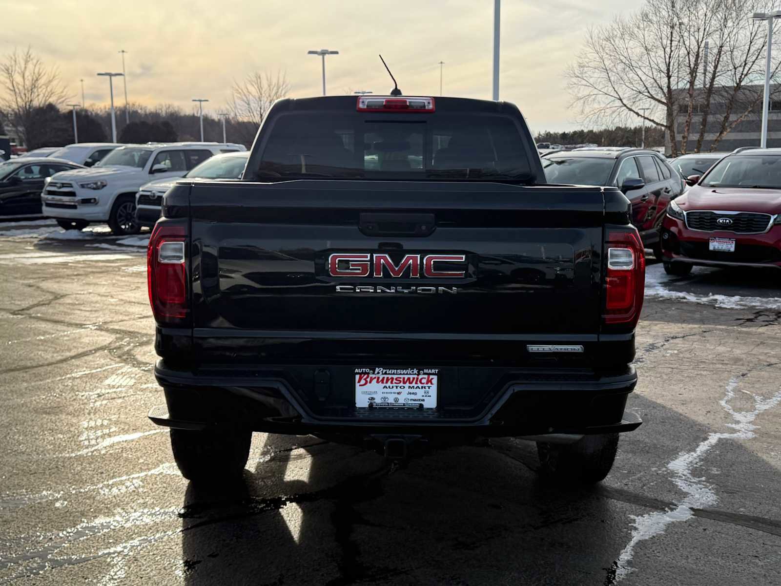 Used 2024 GMC Canyon Elevation w/ Convenience Package image 5