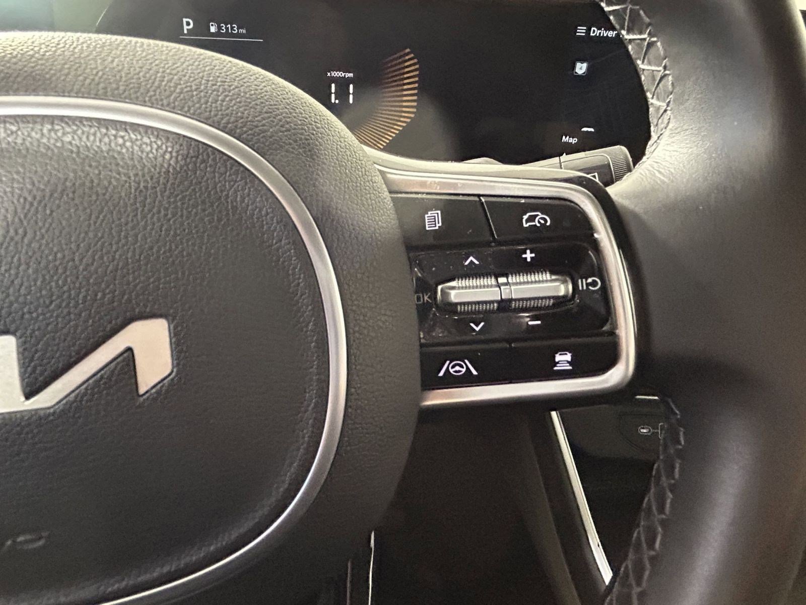 Certified 2025 Kia Carnival LXS image 23