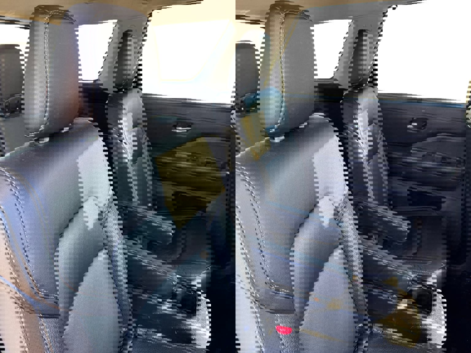 Used 2023 Nissan Pathfinder SL w/ SL Premium Package image 39