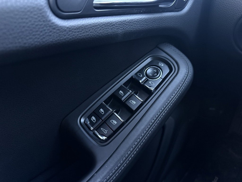 Used 2022 Porsche Macan S w/ Premium Package Plus image 13