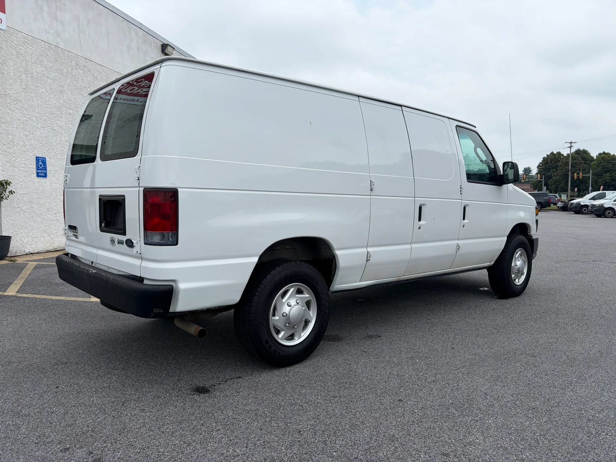 Used 2011 Ford E-250 and Econoline 250 w/ PWR Group RWD image 7