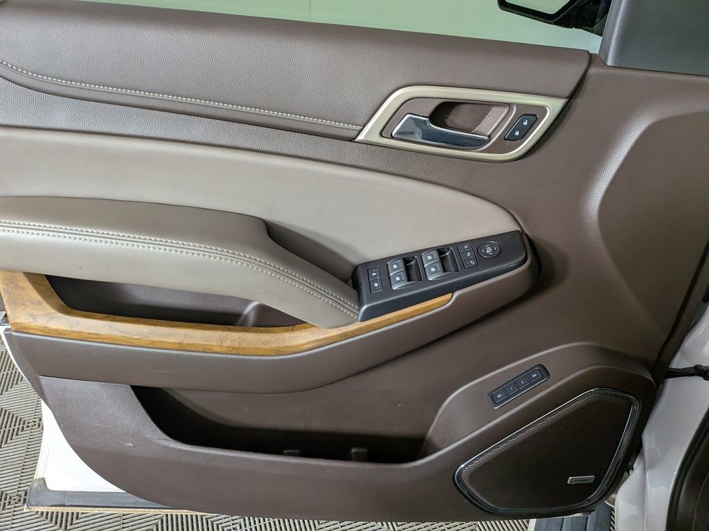 Used 2020 GMC Yukon Denali w/ Denali Premium Package image 16