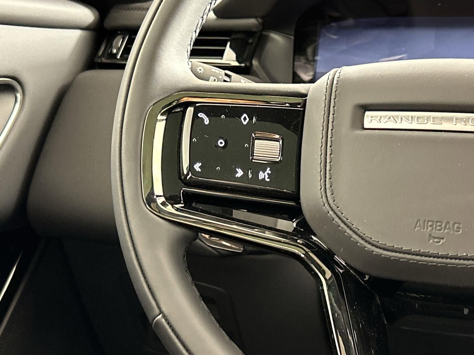 Certified 2026 Land Rover Range Rover Velar Dynamic SE image 12