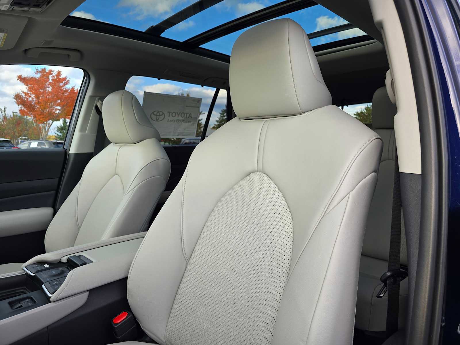 New 2026 Toyota Grand Highlander XLE image 25