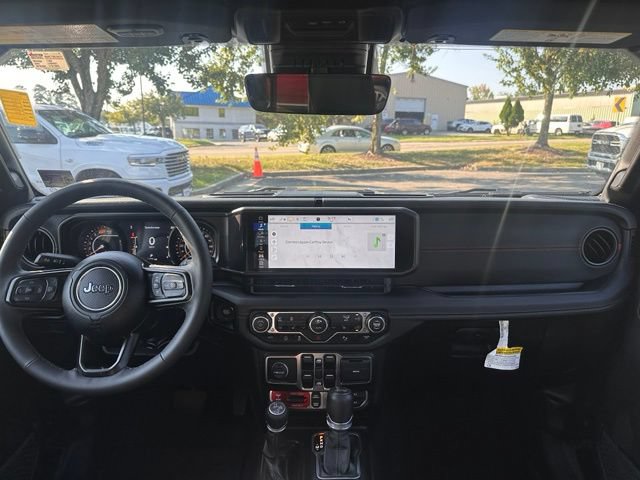 Used 2025 Jeep Wrangler Unlimited Rubicon AWD/4WD image 24