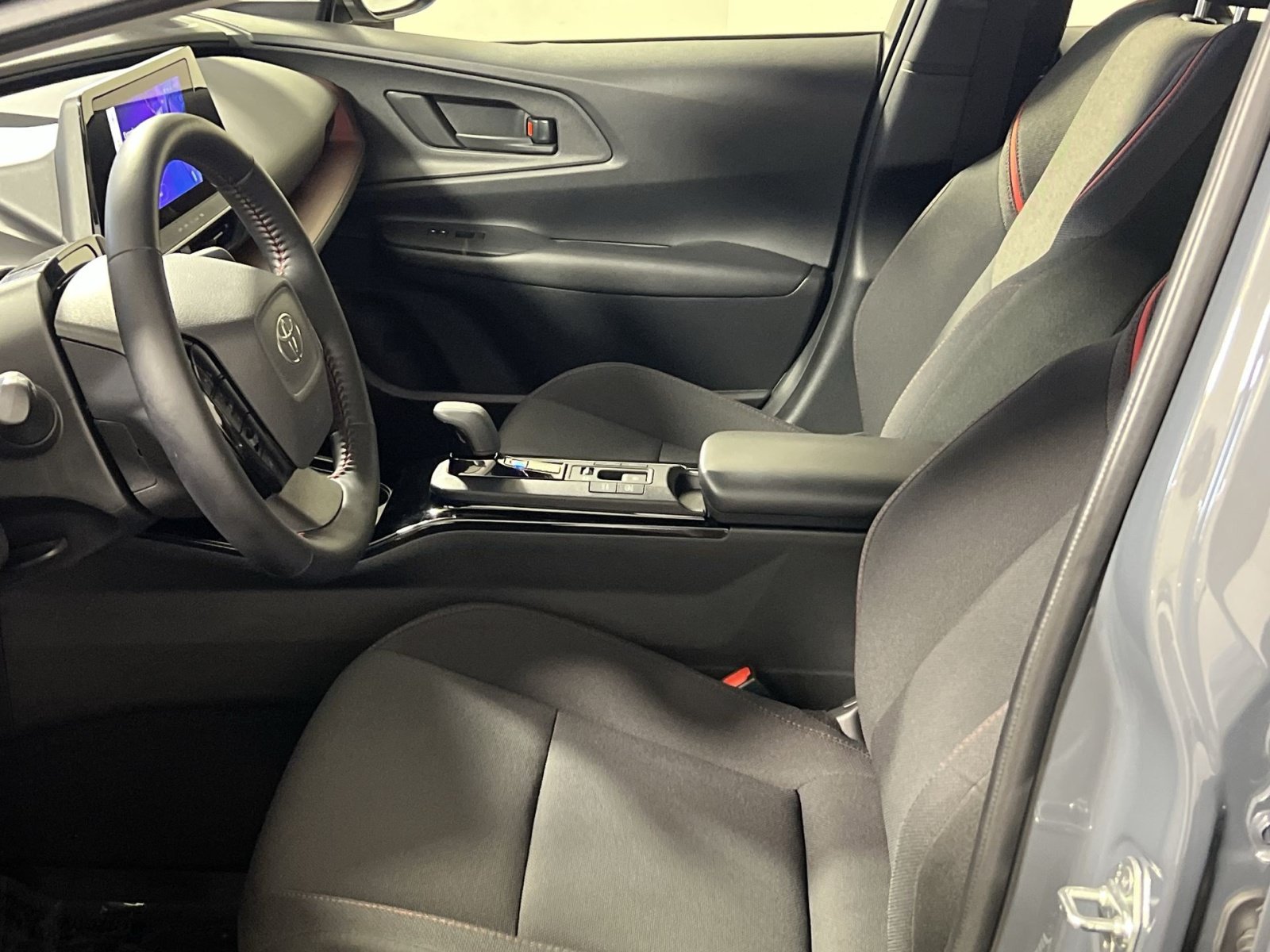 Used 2023 Toyota Prius Prime FWD image 14