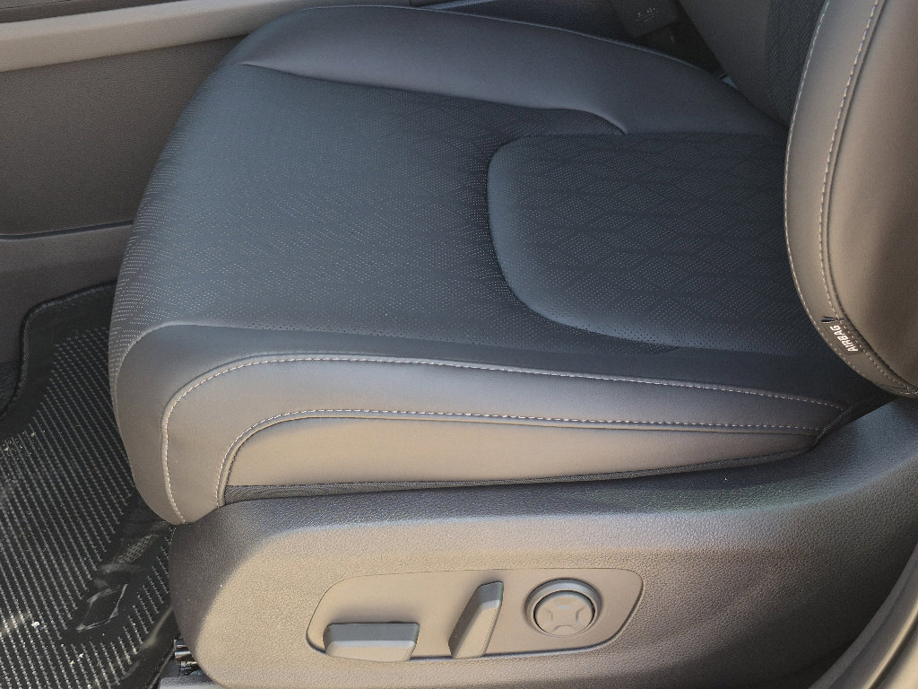 New 2026 Kia Carnival EX image 18