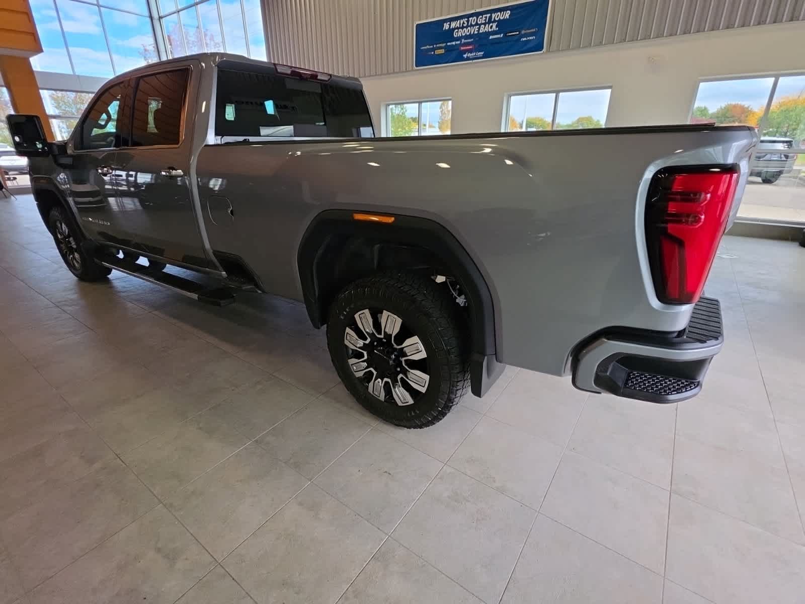 Used 2024 GMC Sierra 2500 Denali w/ Denali Reserve Package AWD/4WD image 12