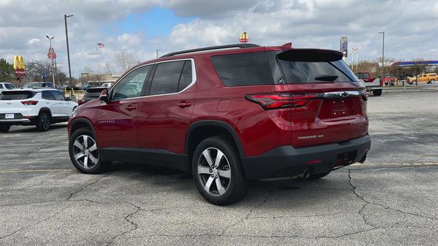 Used 2023 Chevrolet Traverse LT w/ LT Premium Package AWD/4WD image 7