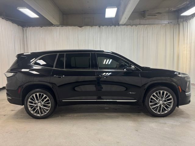 Used 2025 Buick Enclave Avenir w/ Super Cruise Package image 3