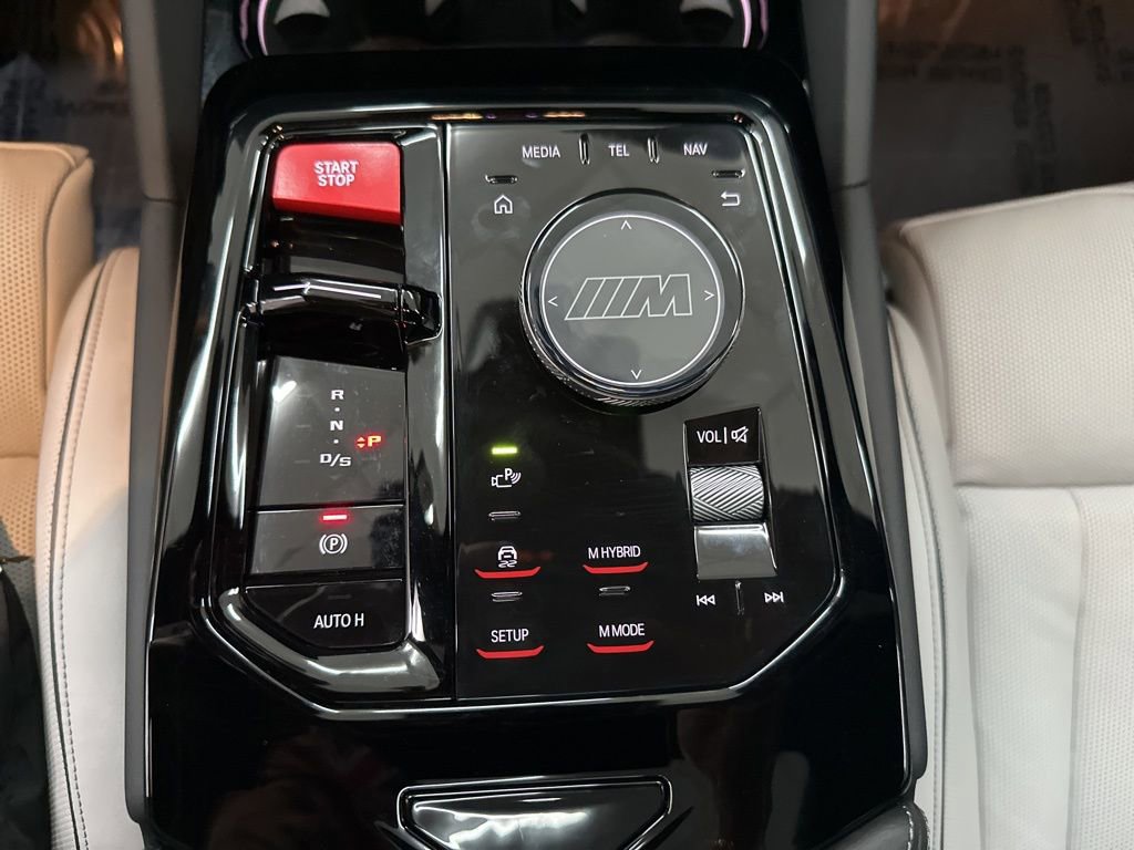 Used 2026 BMW M5 w/ Executive Package image 18