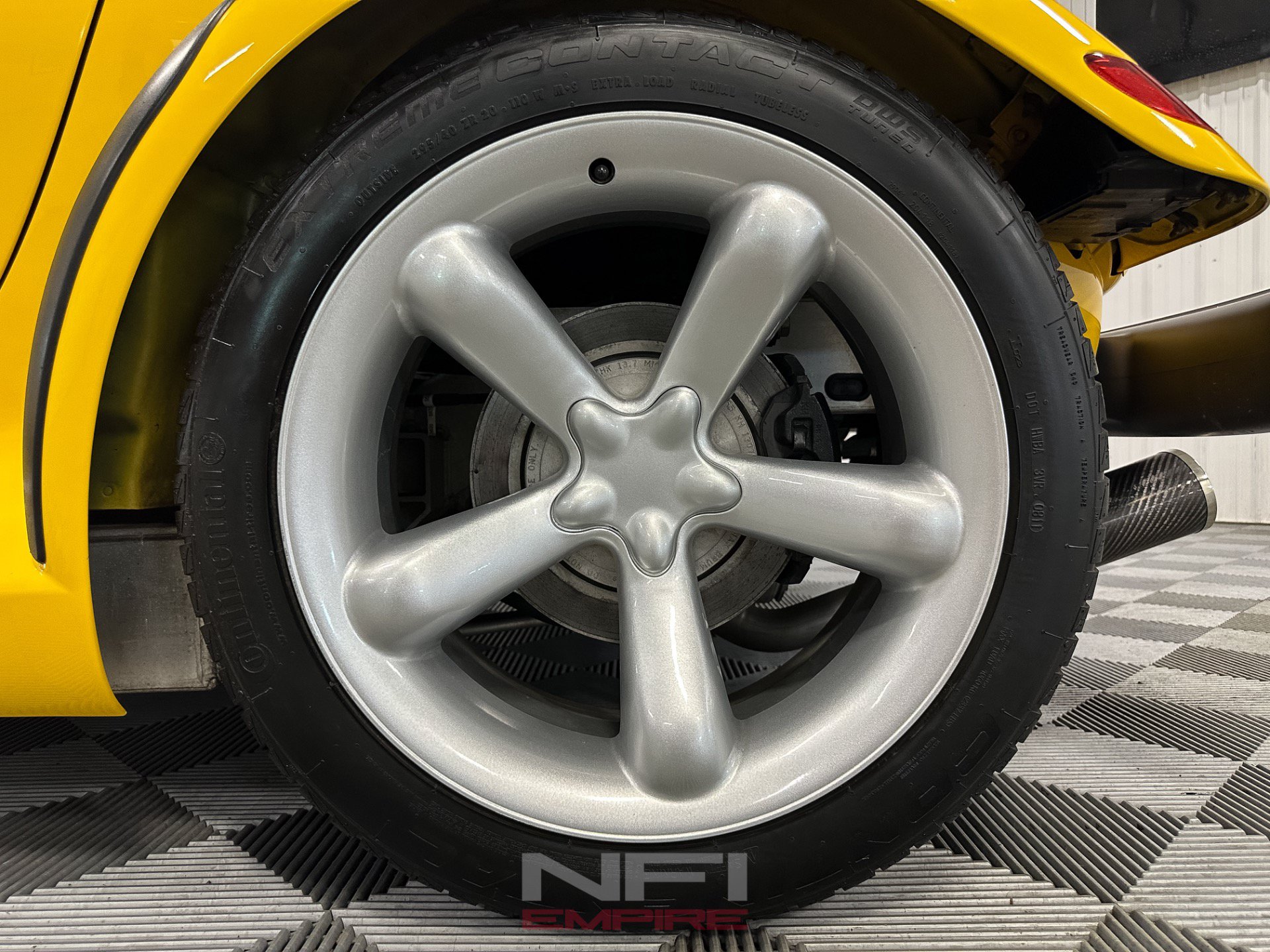 Used 1999 Plymouth Prowler RWD image 31