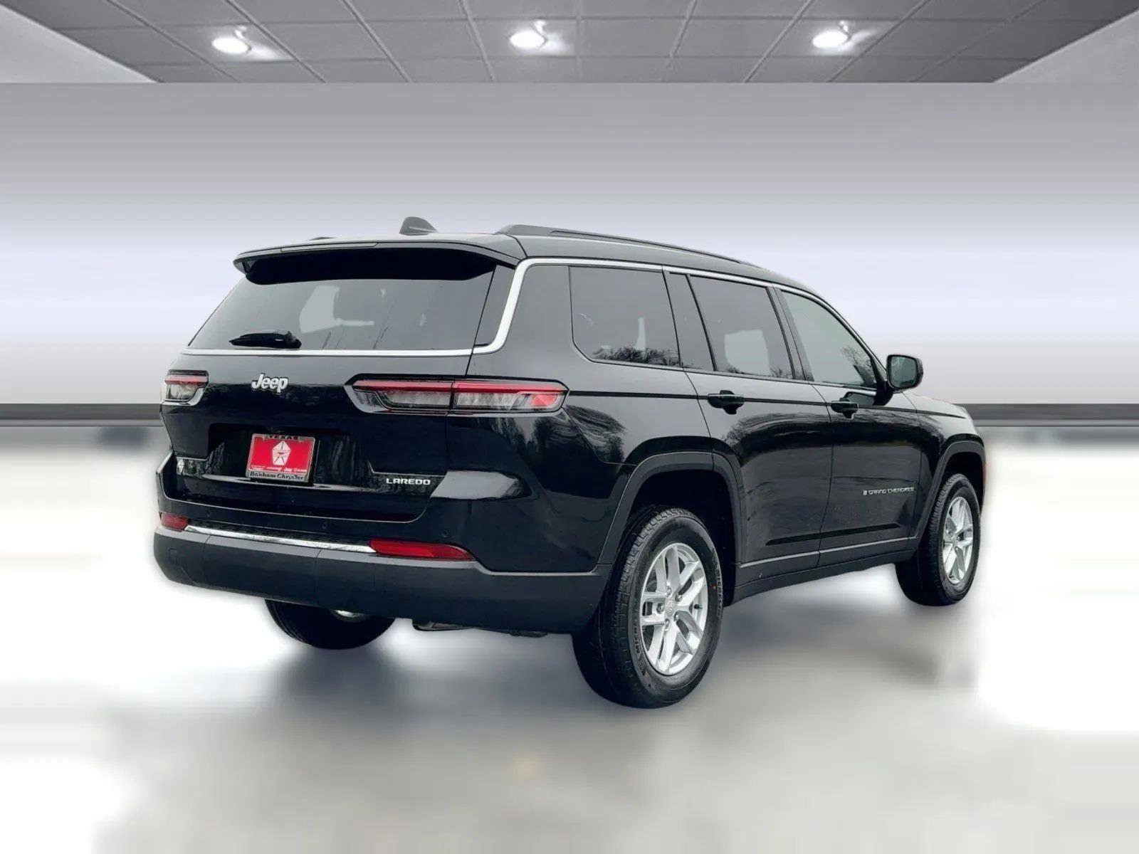 New 2025 Jeep Grand Cherokee L Laredo image 9