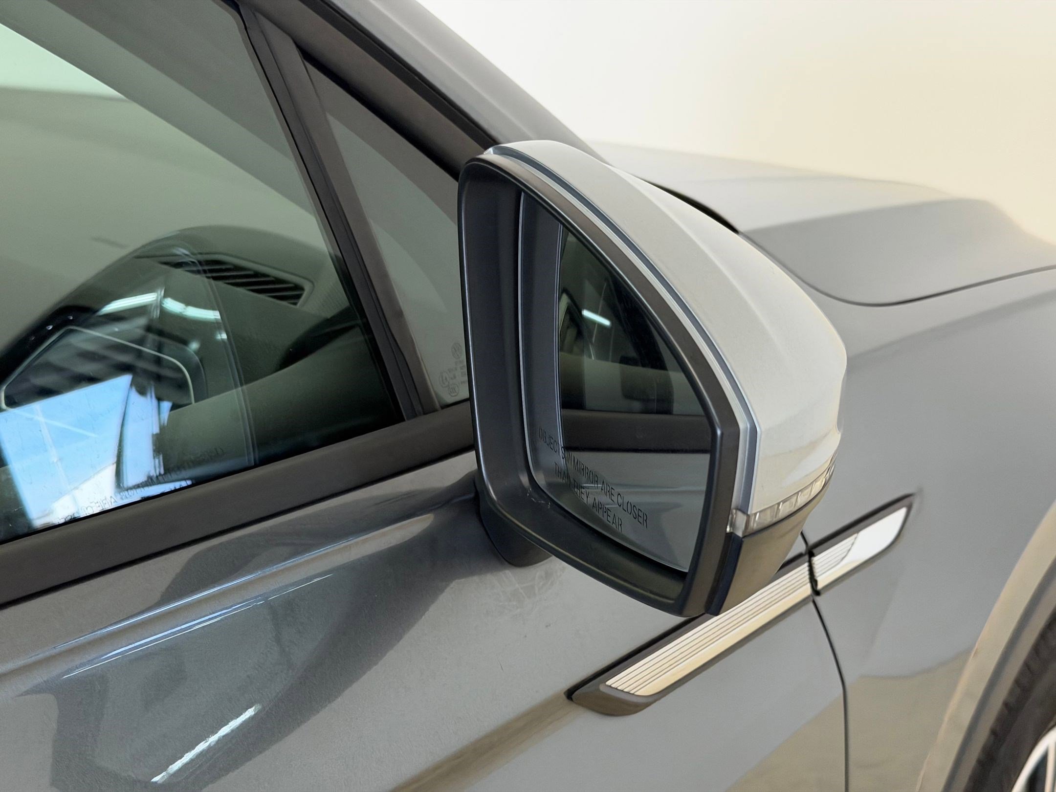 Used 2024 Volkswagen Tiguan Wolfsburg Edition image 22