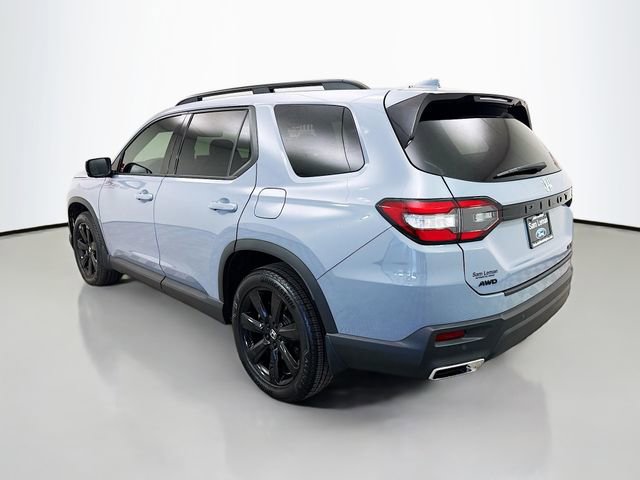 Used 2025 Honda Pilot Black Edition image 5