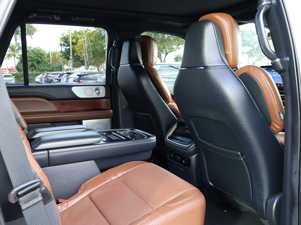 Used 2022 Lincoln Navigator Reserve image 41