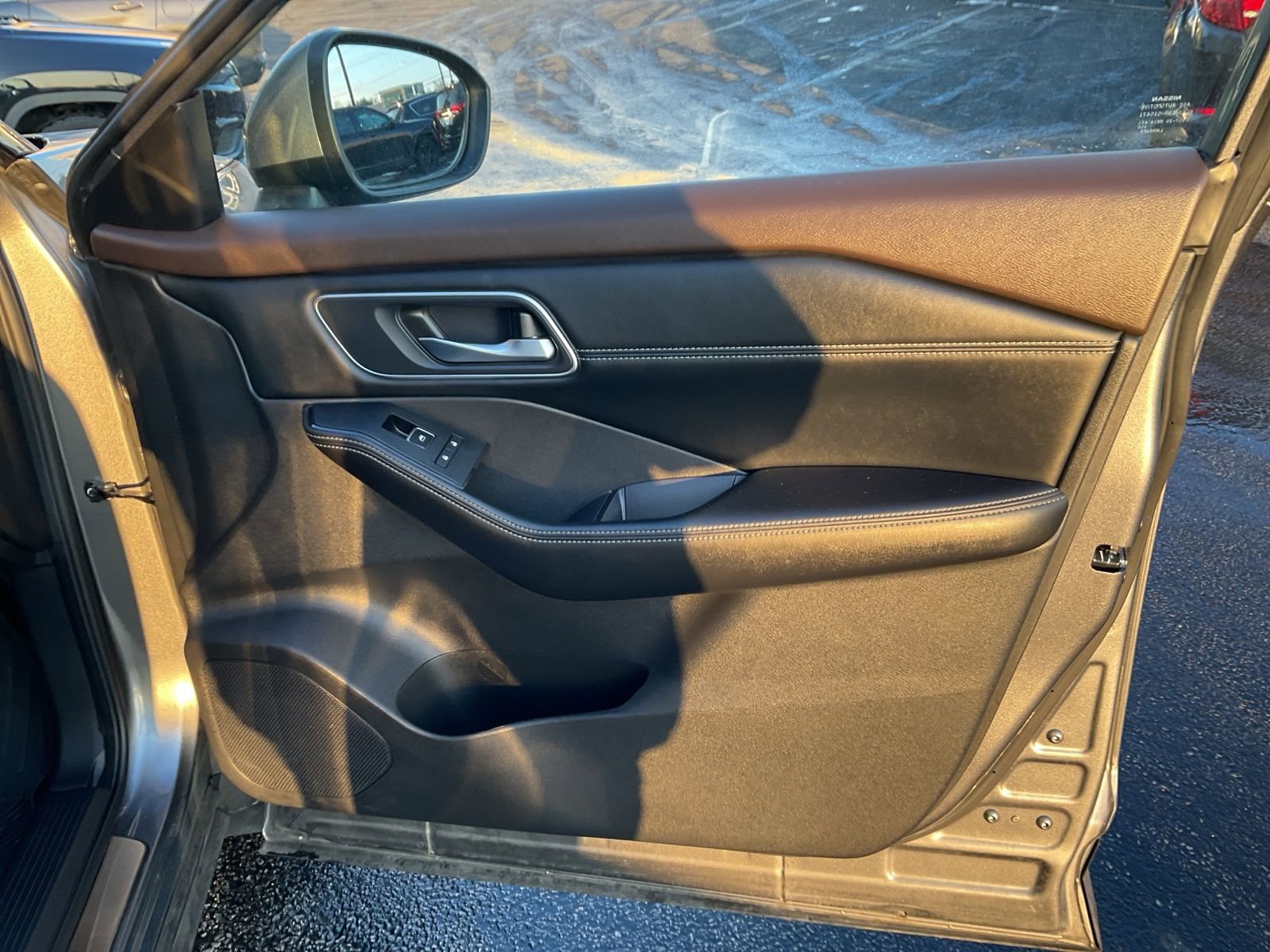 Used 2021 Nissan Rogue Platinum image 35