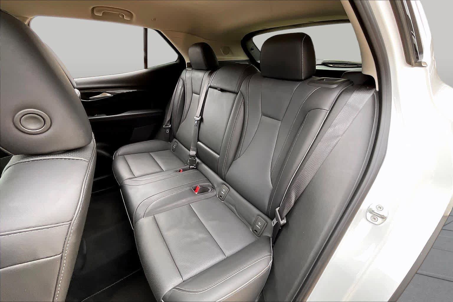 Used 2023 Buick Envision Essence AWD/4WD image 20