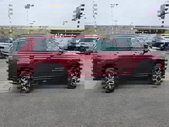 New 2025 Jeep Grand Cherokee L Limited w/ Trailer Tow Package image 11