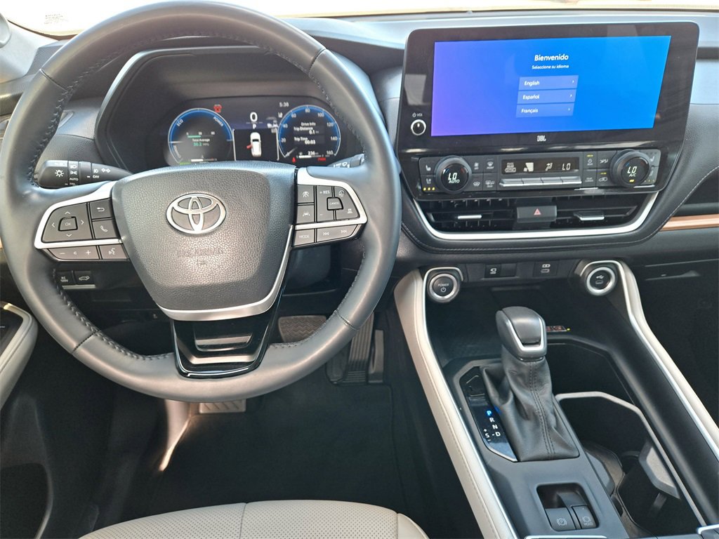 Used 2024 Toyota Grand Highlander Limited image 23