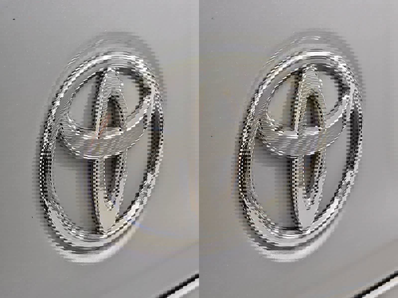 Used 2023 Toyota Corolla Cross LE image 9