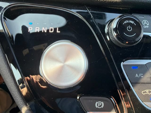 Used 2025 Chrysler Pacifica Limited FWD image 59