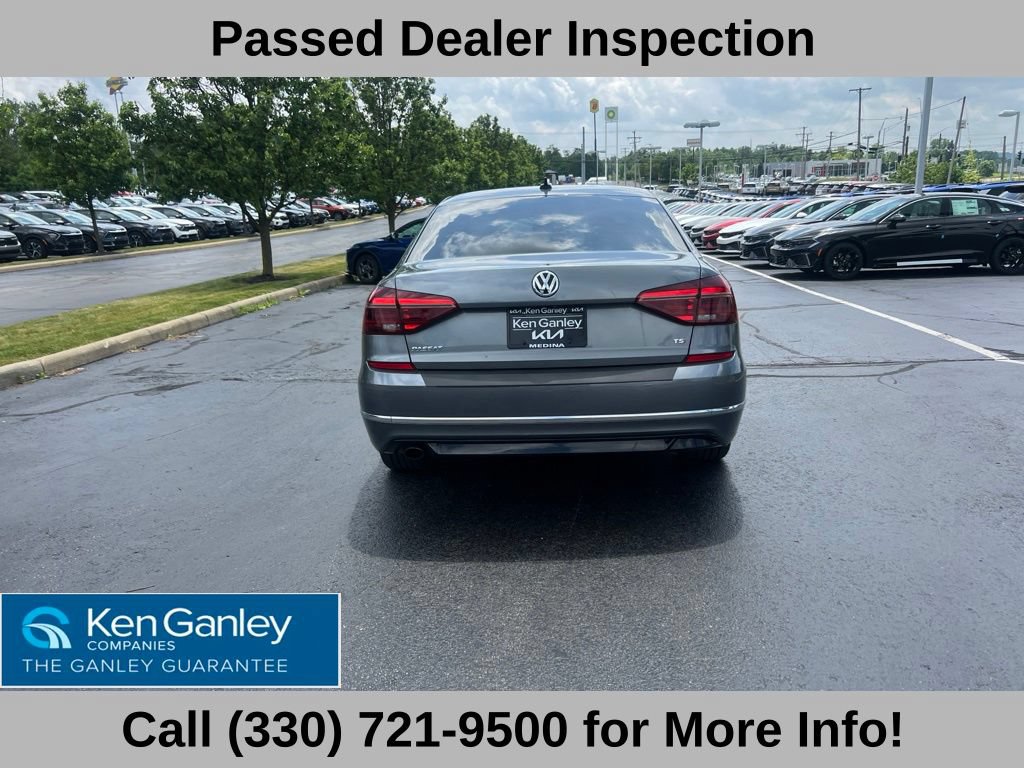 Used 2018 Volkswagen Passat 2.0T R-Line FWD image 11
