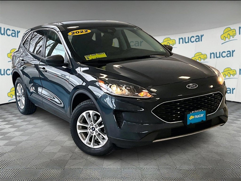 Used 2022 Ford Escape SE w/ Cold Weather Package image 1