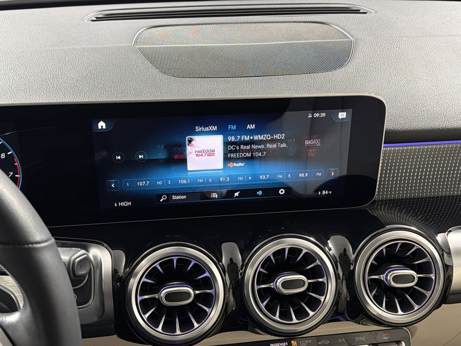 Used 2021 Mercedes-Benz GLB 250 4MATIC image 18