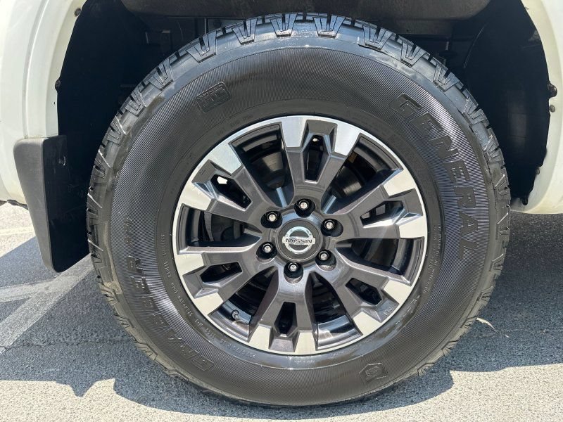 Used 2018 Nissan Titan PRO-4X w/ Pro-4x Convenience Package AWD/4WD image 7