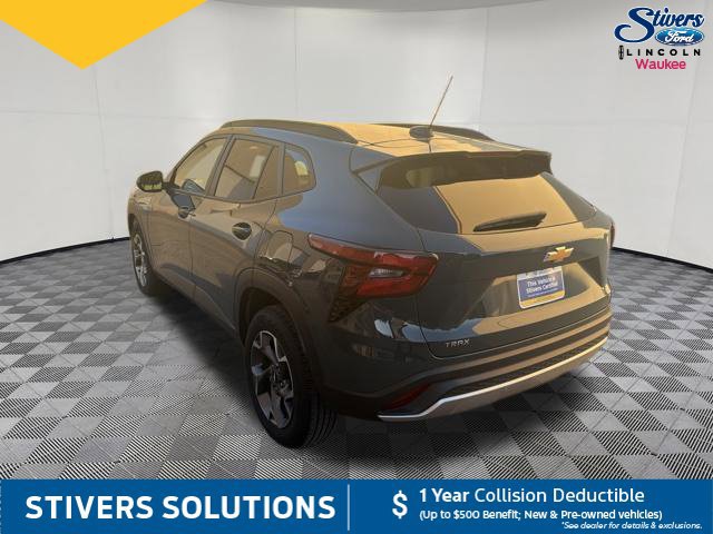 Used 2025 Chevrolet Trax LT FWD image 10