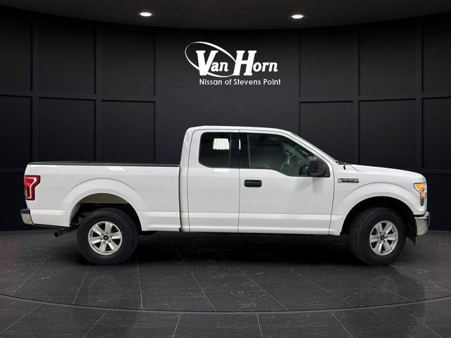 Used 2017 Ford F150 XLT image 2