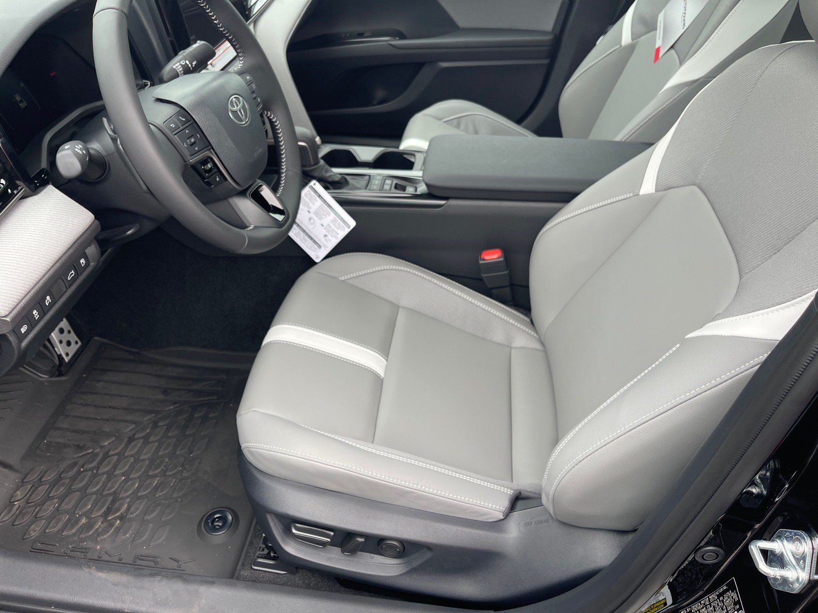 New 2026 Toyota Camry SE FWD image 9