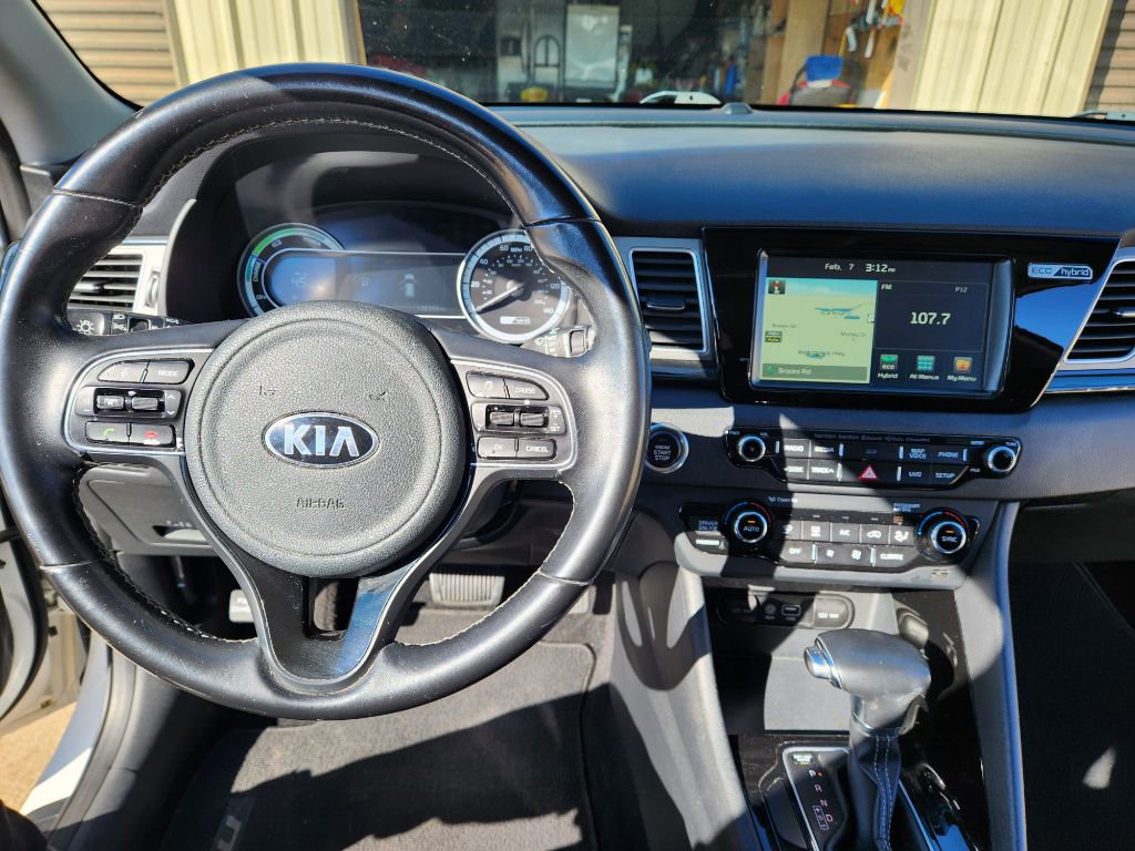 Used 2017 Kia Niro EX image 13