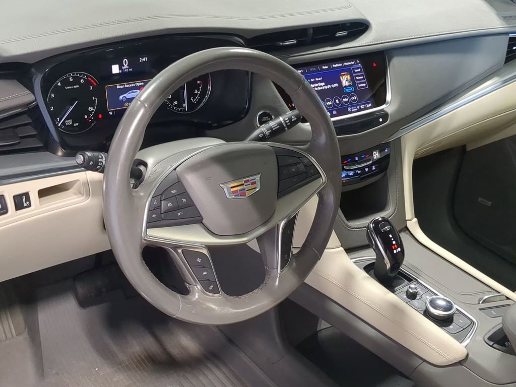 Used 2023 Cadillac XT5 Premium Luxury w/ LPO, Floor Liner Package AWD/4WD image 10
