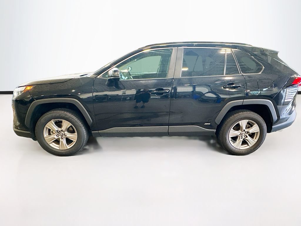 Used 2025 Toyota RAV4 LE AWD/4WD image 8