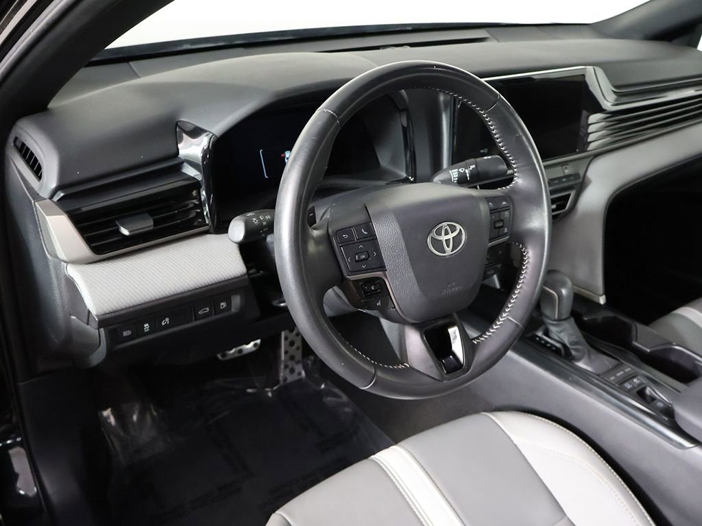 Used 2025 Toyota Camry SE FWD image 24