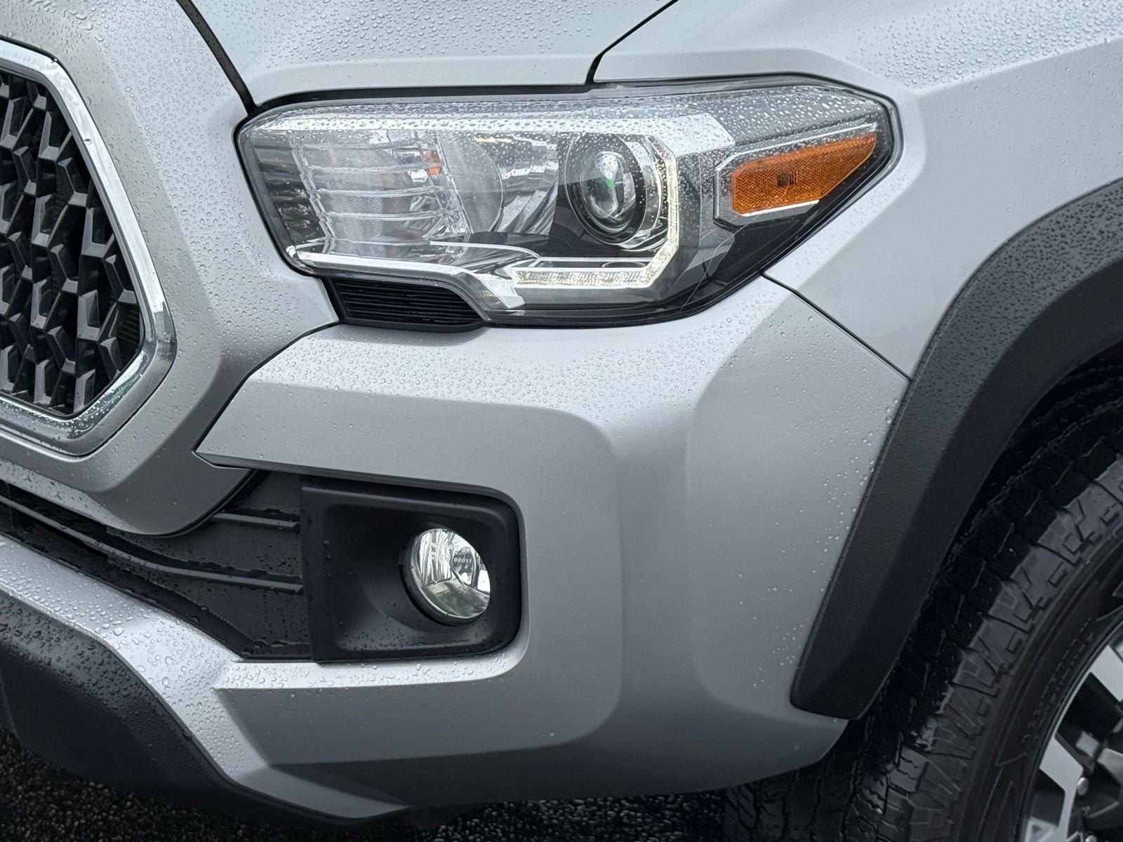 Used 2018 Toyota Tacoma TRD Off-Road image 9